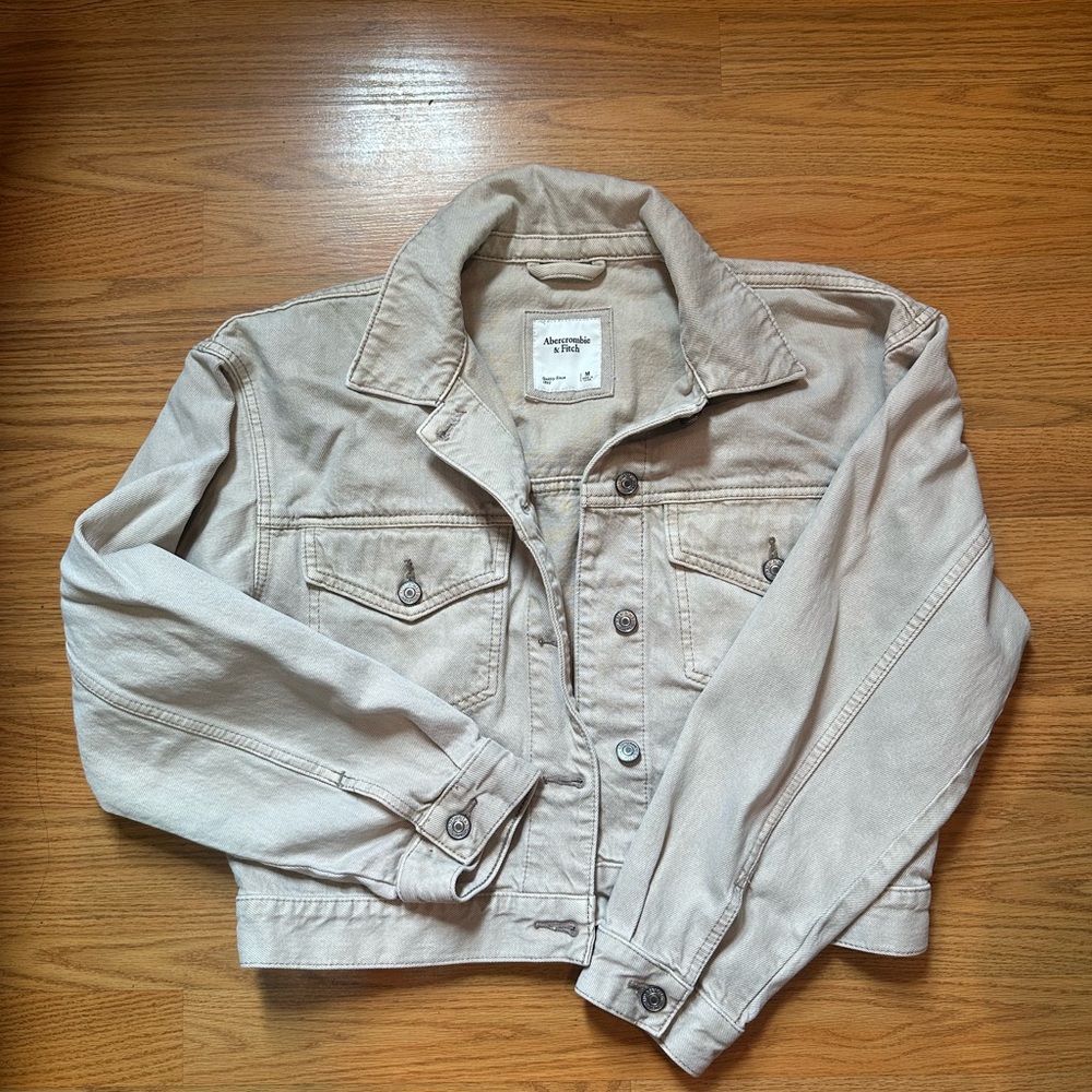 Abercrombie & Fitch beige Jean jacket size M